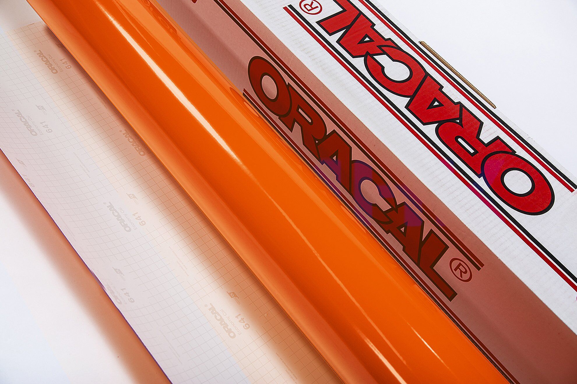 Пленка самоклеящаяся мономерная Oracal 641 G 035 1*50 м пастельно-оранжевая, глянцевая