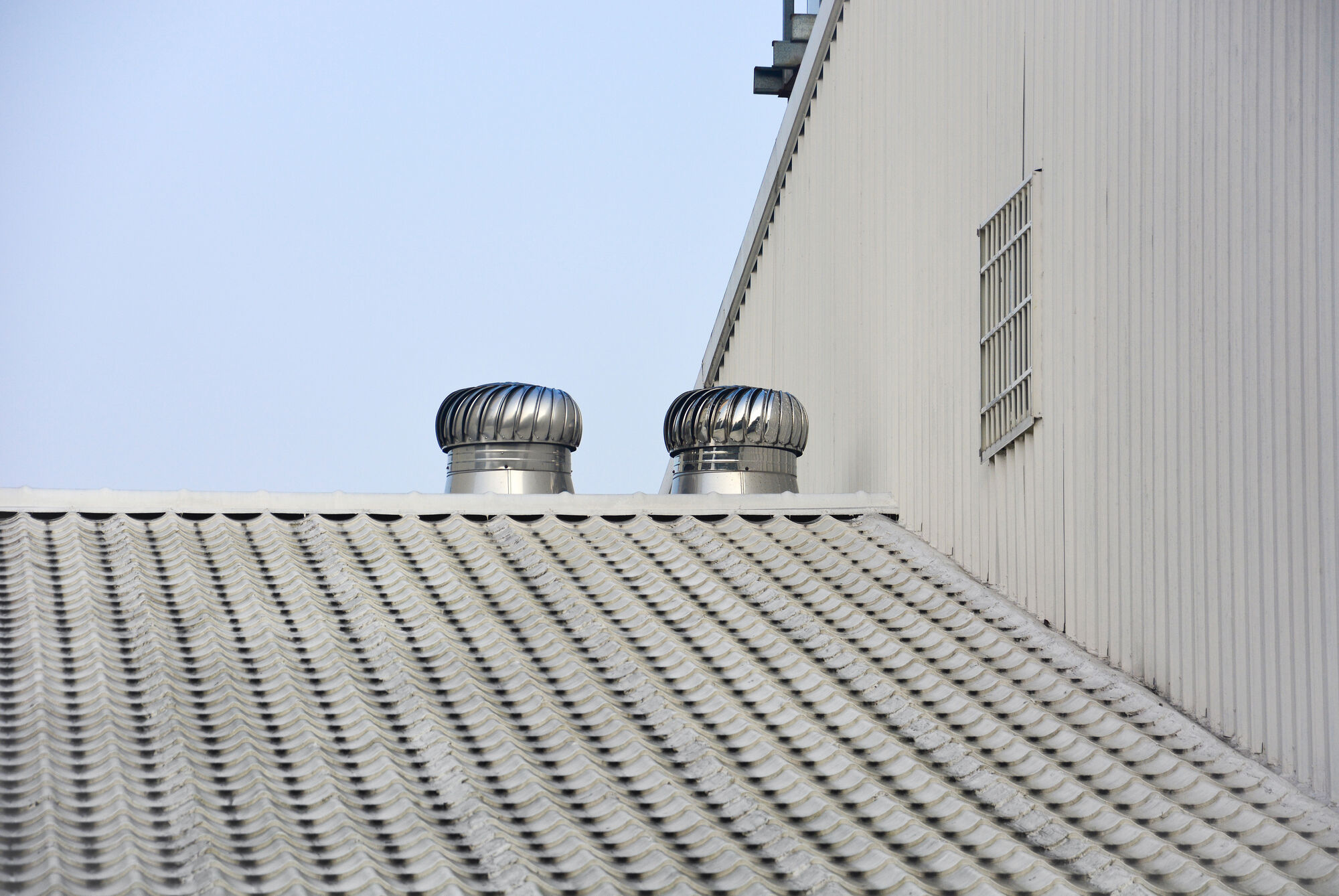 Вентилятор крышный с выбросом потока воздуха в стороны VKRS № 3,15 , 0.12 кВт, углеродистая сталь