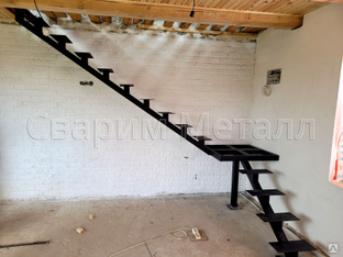 Лестница на ломаном зигообразном косоуре, металлическая, внутренняя, цвет черный #1