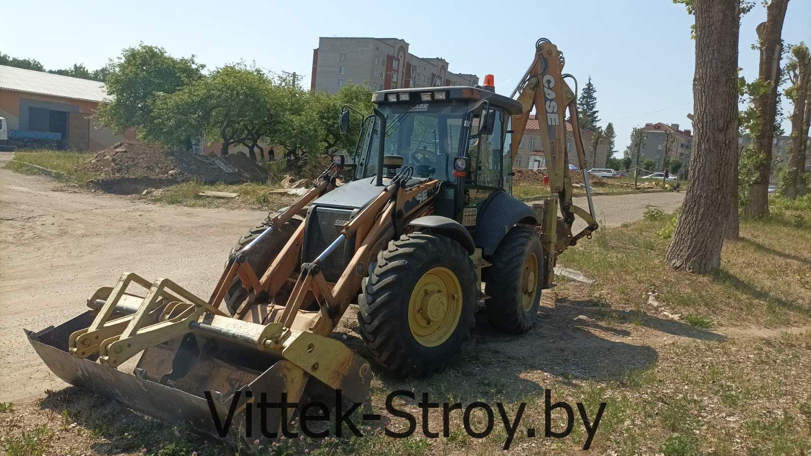 Аренда экскаватора-погрузчика в Витебске, трактор экскаватор погрузчик аренда  Витебск, аренда экскаватора погрузчика для копки траншей Витебск, аренда  экскаватора погрузчика для земляных работ Витебск, аренда экскаватора  погрузчика для рытья котлованов