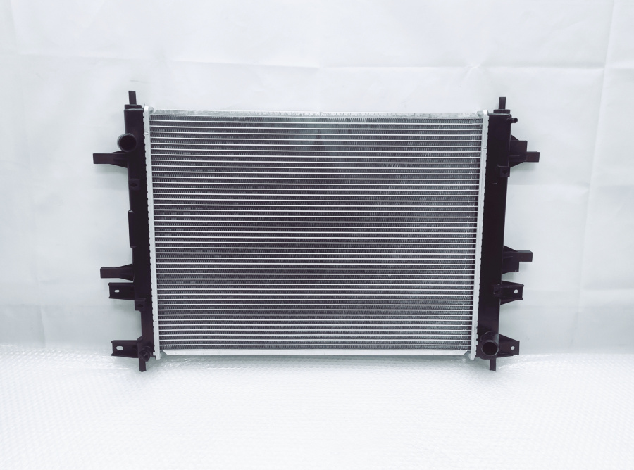 Радиатор охлаждения двигателя МКПП 1.5L J42-1301110 CHERY Chery Tiggo 3