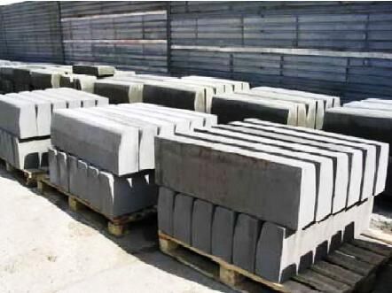 Бордюр литой бетонный дорожный 3000х450х180 мм