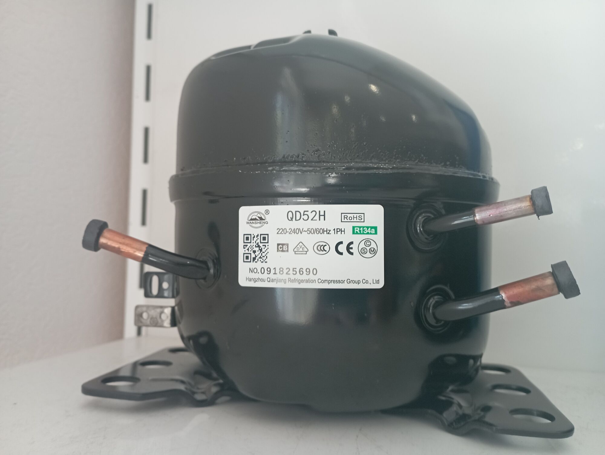 Компрессор холодильный герметичный бытовой QD 52 H (аналог GVM44) 130 Вт (R134А)