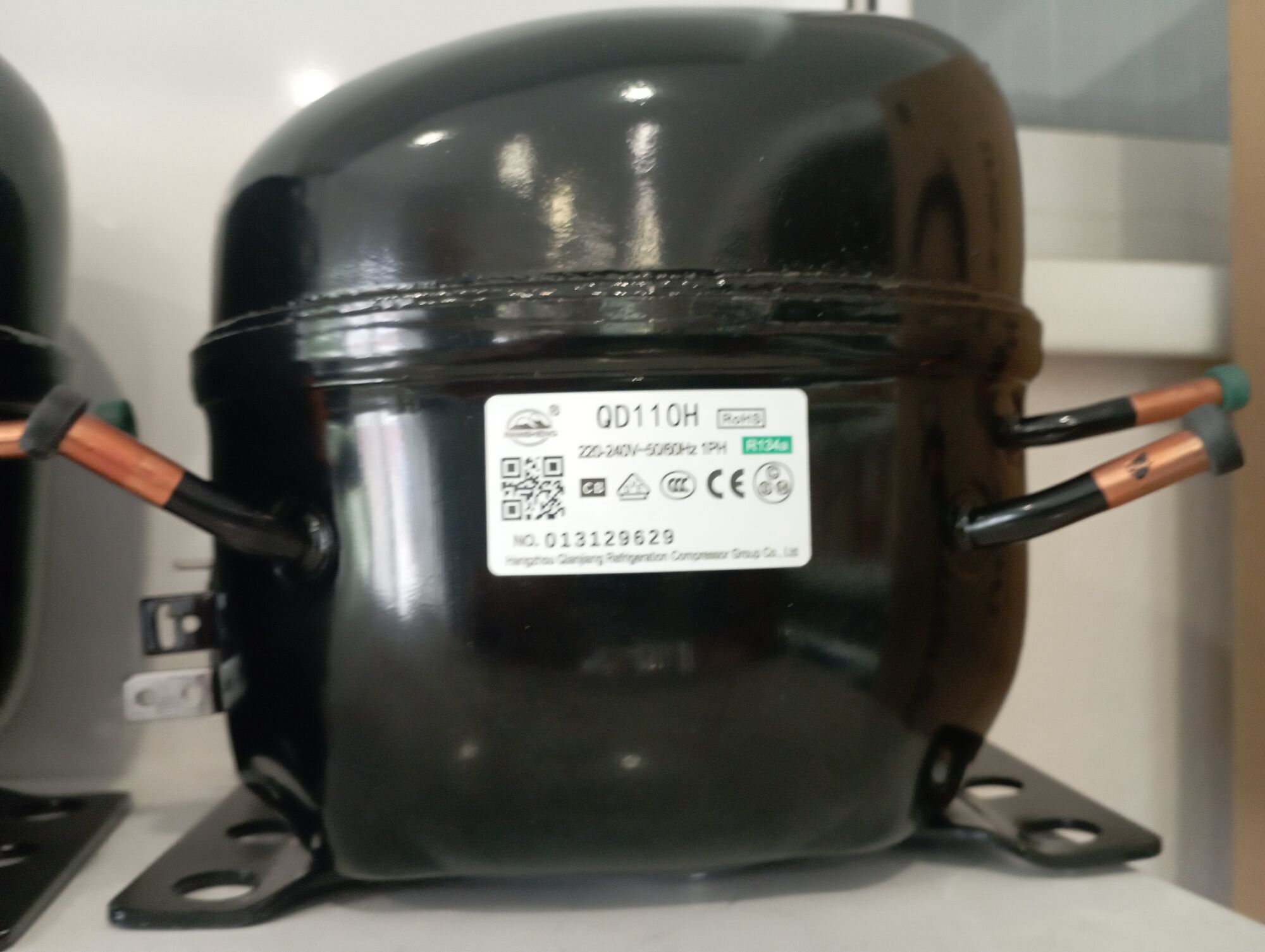 Компрессор холодильный герметичный бытовой QD 110 H 310 Вт (R134А)